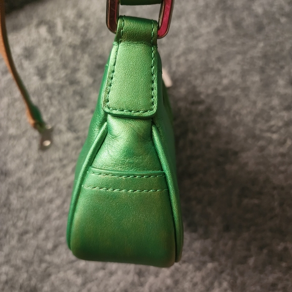 Coach 7542 Hamptons buckle shoulder bag hand painted vintage + Keychain - Picture 7 of 16